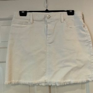 Lilly Pulitzer white denim like skirt